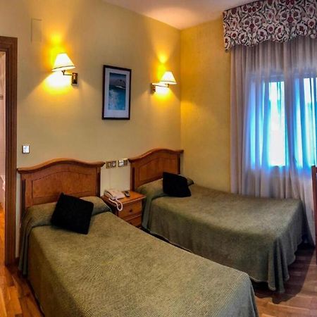 Hotel A Nieu Jaca Kültér fotó