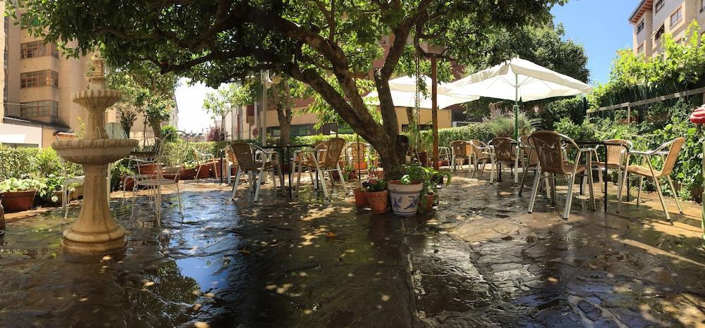 Hotel A Nieu Jaca Kültér fotó